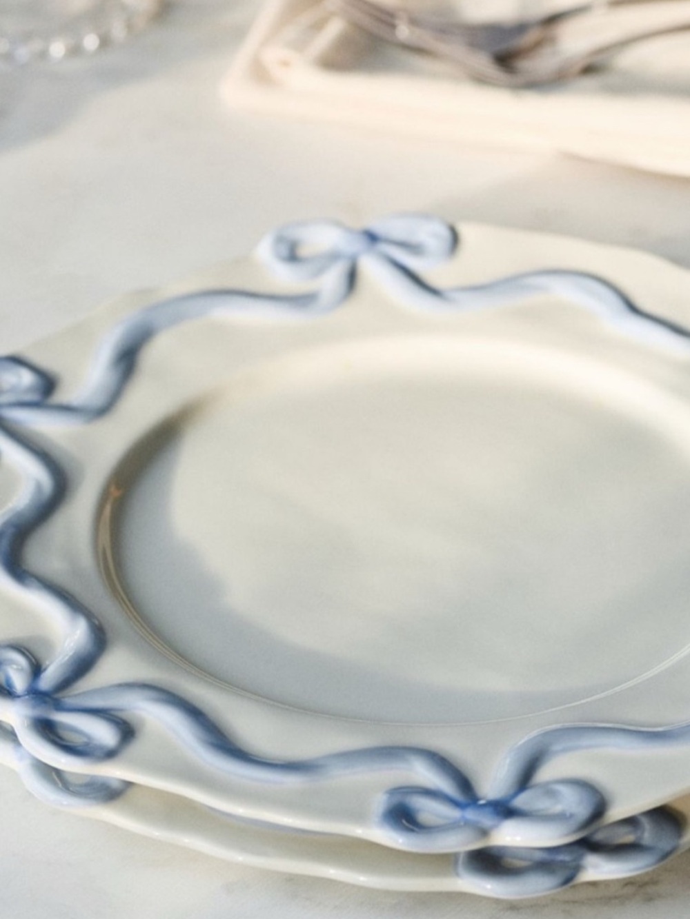 Anthropologie Benedita Bow Stoneware Dinner Plates, Set of 4 - Picture 3 of 6